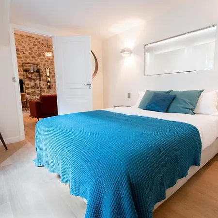 Old Stones Apartment *