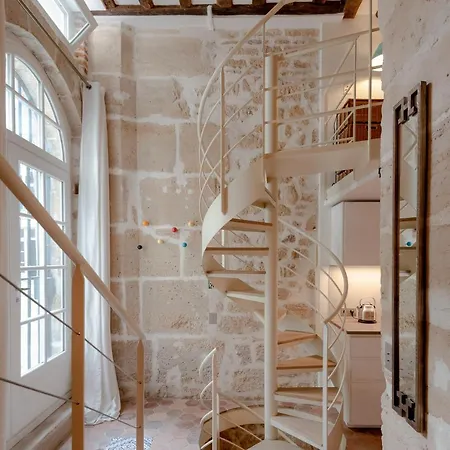 Old Stones Apartment